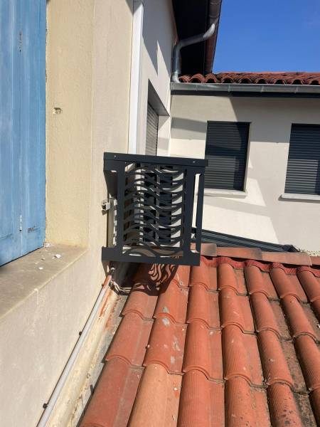 Installation d'un cache climatisation pour unité extérieure à Lacroix-Falgarde en Haute-Garonne